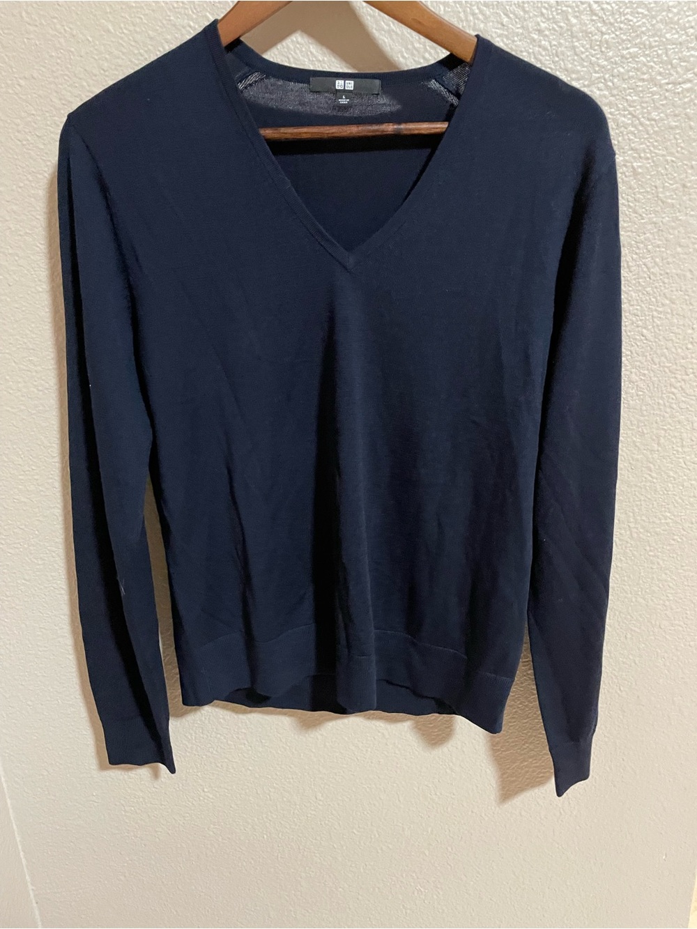 Uniqlo wool V-Neck Sweater - Navy